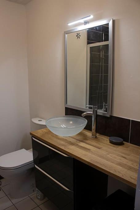 Logement Entier 50 M² Proche Centre Ville 莫尔莱 外观 照片