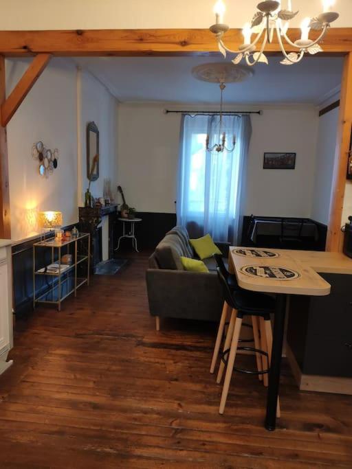 Logement Entier 50 M² Proche Centre Ville 莫尔莱 外观 照片